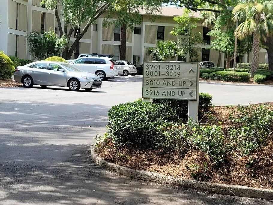 Contemporary Bliss-Newly Renovated Cozy Villa! Hilton Head Island Villa